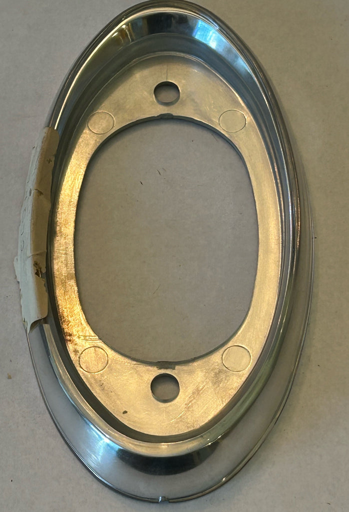 NOS NASH METROPOLITAN TAILLIGHT BEZEL 574072