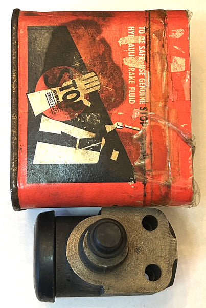 NOS FRONT WHEEL CYLINDER 624018 PEUGEOT 403 404
