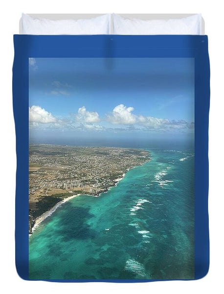 Aerial View of Caribbean Island Ocean - Duvet Cover