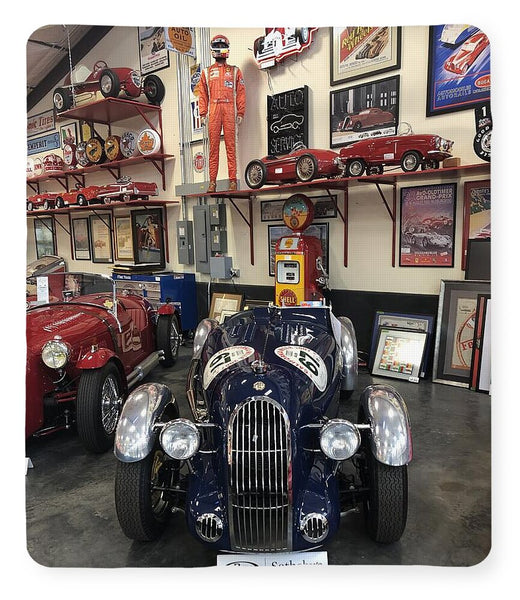 Classic Car Showroom Display MG - Blanket