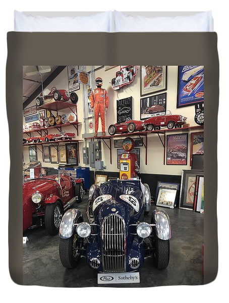 Classic Car Showroom Display MG - Duvet Cover