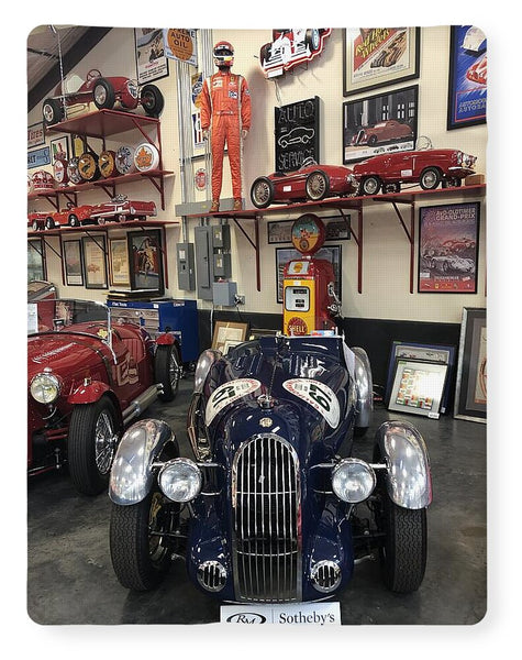 Classic Car Showroom Display MG - Blanket