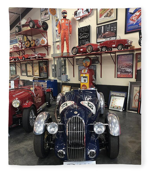 Classic Car Showroom Display MG - Blanket