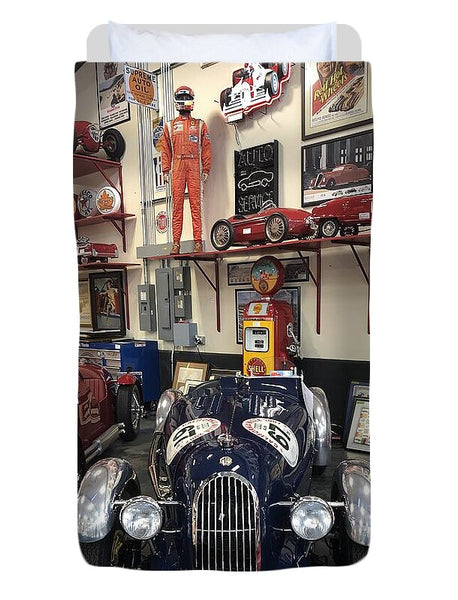 Classic Car Showroom Display MG - Duvet Cover