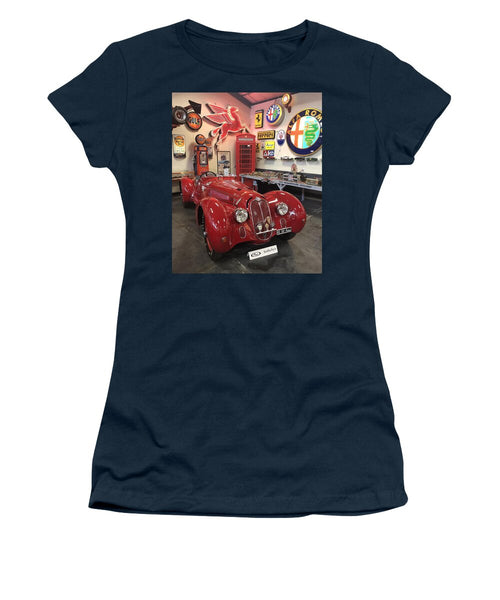 Classic Red Vintage Alfa Romeo - Women's T-Shirt