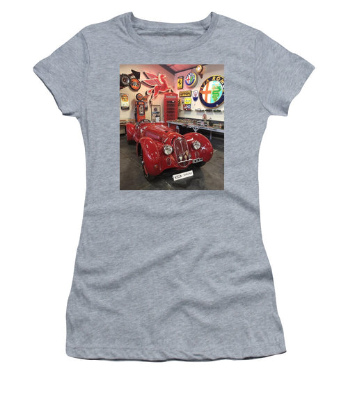 Classic Red Vintage Alfa Romeo - Women's T-Shirt
