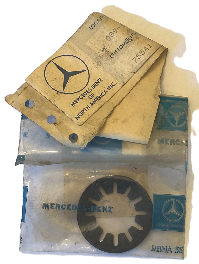 MERCEDES 123 993 01 26 NOS TRANSMISSION CUP SPRING 280TE