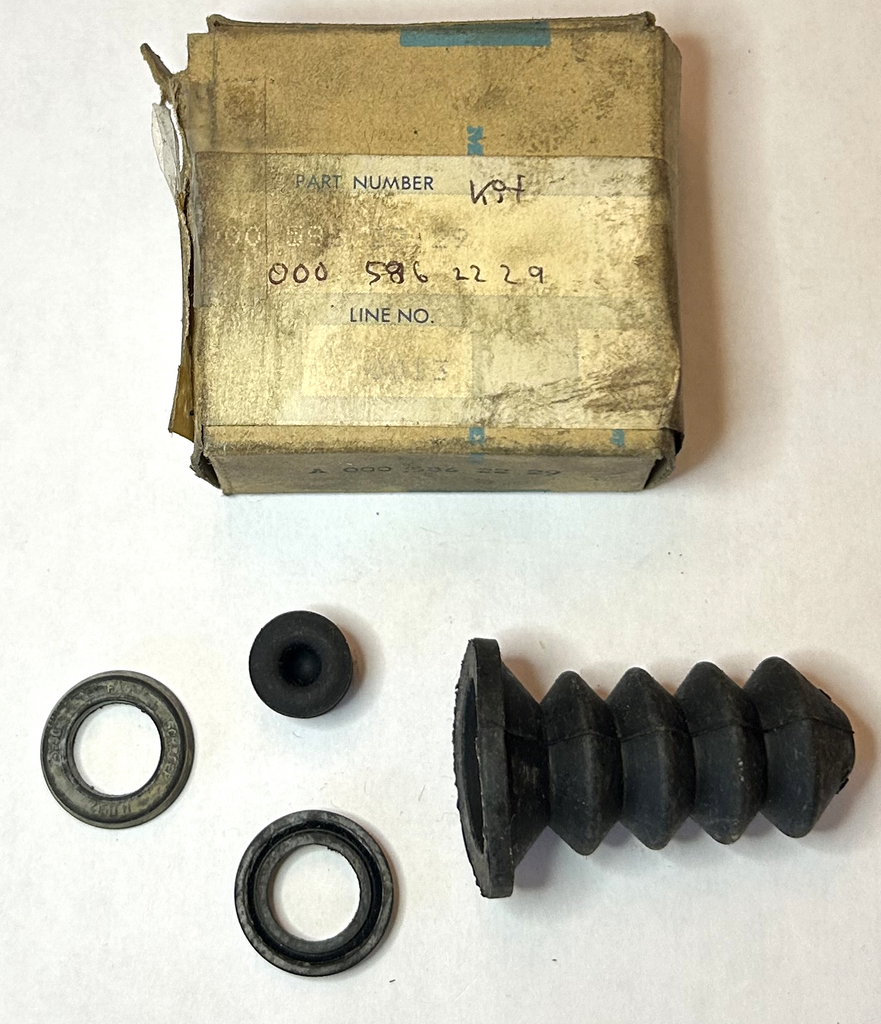 NOS GENUINE MERCEDES 000 586 22 29 CLUTCH MASTER CYLINDER KIT