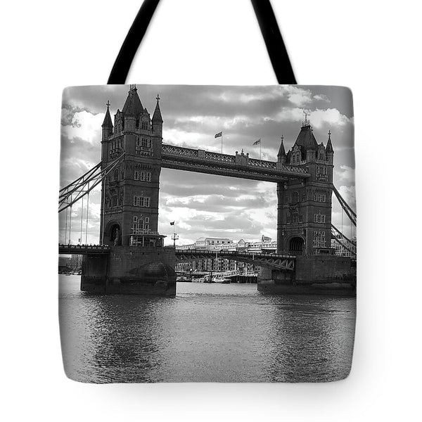 Tower Bridge in Black and White - Tote Bag
