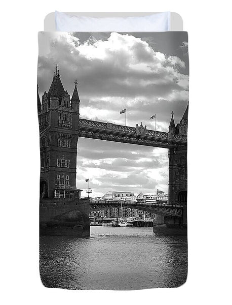 Tower Bridge in Black and White - Duvet Cover