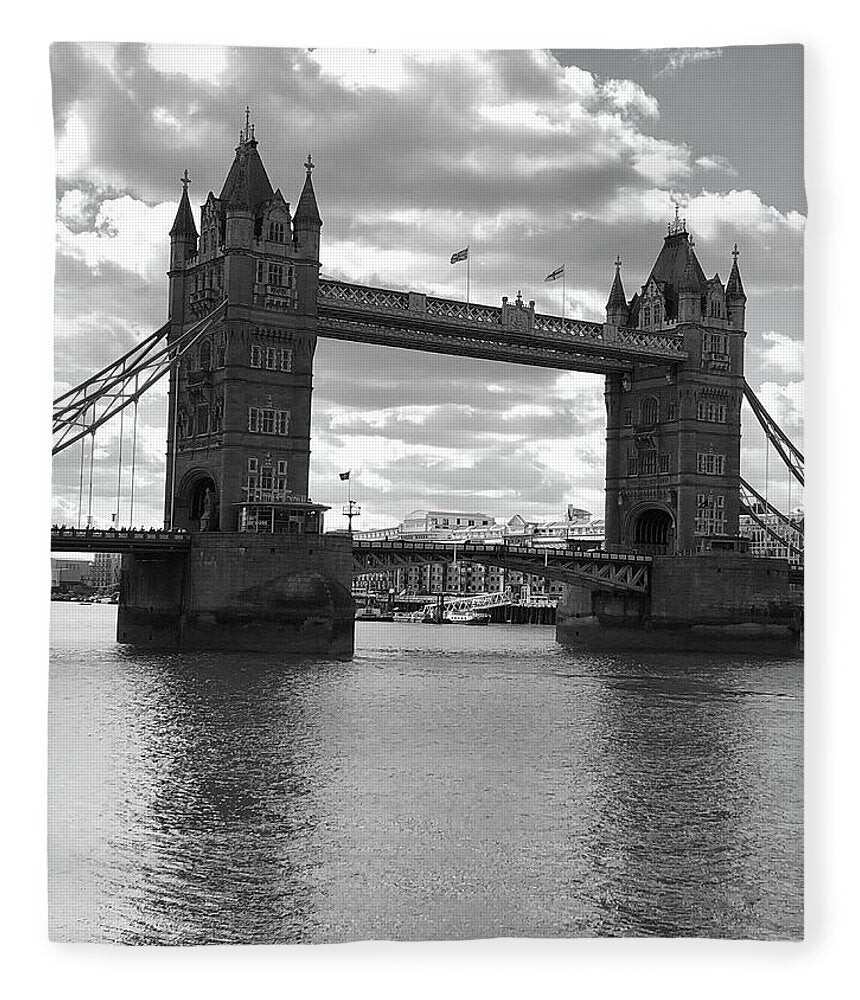 Tower Bridge in Black and White - Blanket