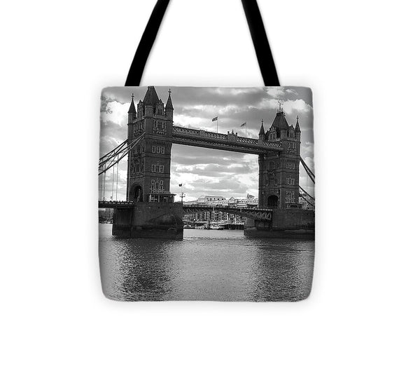 Tower Bridge in Black and White - Tote Bag