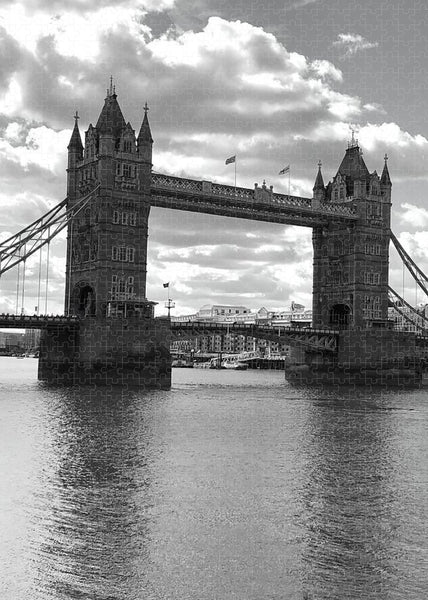 Tower Bridge in Black and White - Puzzle