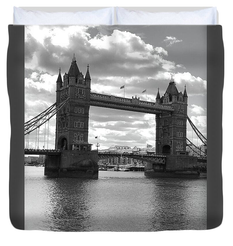 Tower Bridge in Black and White - Duvet Cover
