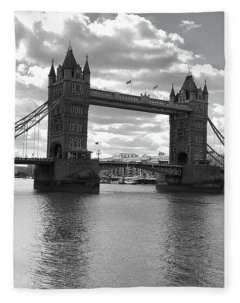 Tower Bridge in Black and White - Blanket